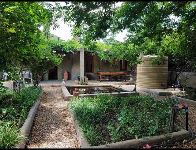 2 BEDROOM FREESTANDING FOR SALE IN NIEU BETHESDA